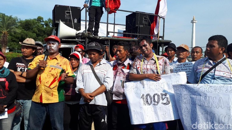 Tak Digaji dan Di-PHK Lewat SMS, Buruh Zombie Mengadu ke Jokowi Tak Digaji dan Di-PHK Lewat SMS, Buruh Zombie Mengadu ke Jokowi