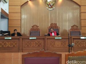 KPK Tak Hadir, Praperadilan AW-101 Ditunda 2 Pekan KPK Tak Hadir, Praperadilan AW-101 Ditunda 2 Pekan