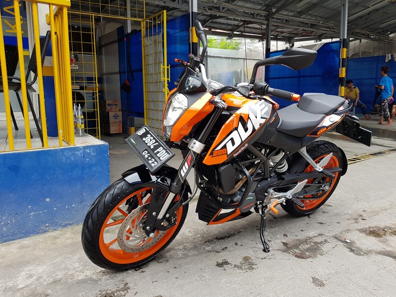 KTM Duke 200 yang Simple dan Elegan