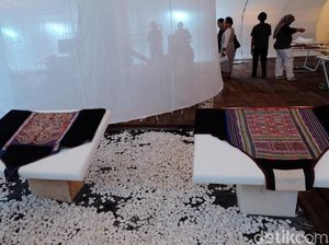 Hanafi Ciptakan Ruang Pameran Budaya Gendongan Bayi Seperti Rahim Hanafi Ciptakan Ruang Pameran Budaya Gendongan Bayi Seperti Rahim