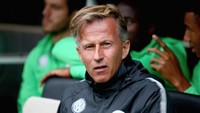 Wolfsburg memecat Andries Jonker setelah dalam empat laga awal Bundesliga musim ini meraih dua kekalahan, satu imbang, dan satu kemenangan. (Foto: Harry Murphy/Getty Images)