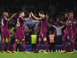 Duet Otamendi-Stones Bikin Guardiola Tak Pusingkan Absennya Kompany