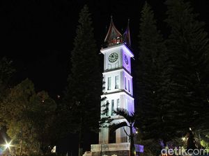 Foto: Jam Gadang Bukittinggi yang Juga Cantik di Malam Hari