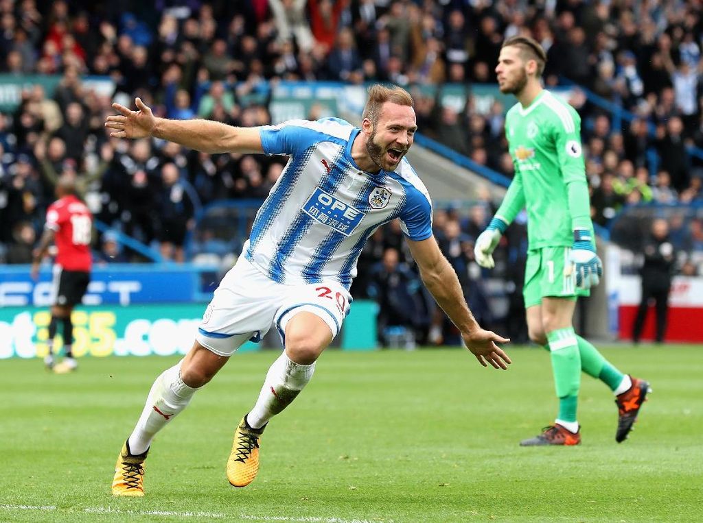 Turun Minum, MU Tertinggal 0-2 di Markas Huddersfield Turun Minum, MU Tertinggal 0-2 di Markas Huddersfield