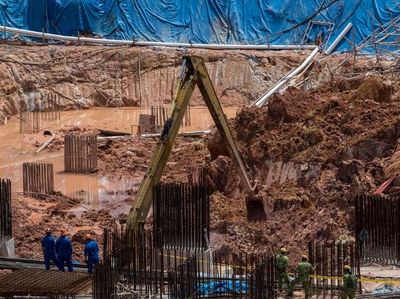 Foto: Proses Pencarian Korban Longsor di Penang Malaysia