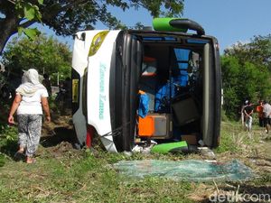 Bus Rombongan Peziarah Asal Pati Terguling di Boyolali