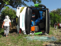 Bus Rombongan Peziarah Asal Pati Terguling di Boyolali