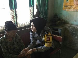 Bripda Intan Blusukan Bantu Perempuan Jompo di Majalengka