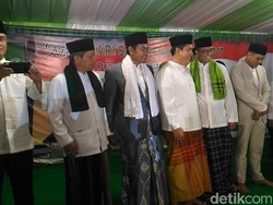 Anies Hadiri Pembacaan 1 Miliar Selawat di Masjid KH Hasyim Asyari