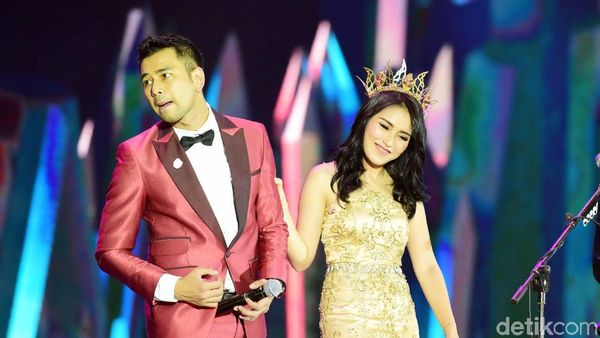 Chelsea Islan Tampil Merah Merona, Serasinya Ayu Ting Ting-Raffi Ahmad