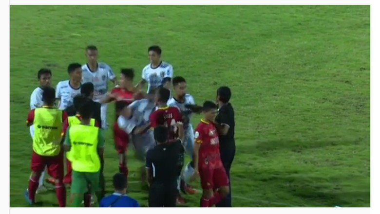 Ada Kericuhan di Laga Liga 1 U-19, PT LIB Akan Laporkan ke Komdis Ada Kericuhan di Laga Liga 1 U-19, PT LIB Akan Laporkan ke Komdis