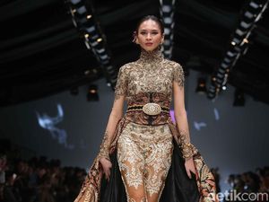 Desainer Indonesia Bhineka dan Berkarya di Perayaan 10 Tahun JFW