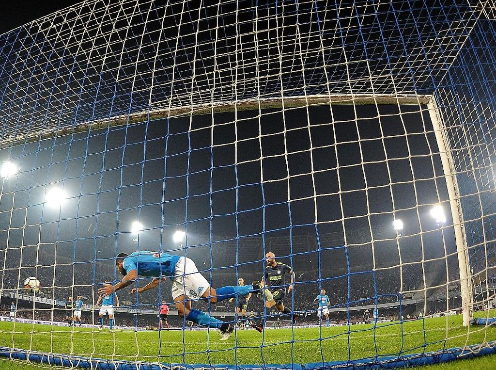 Handanovic Dipuji, Inter Disebut Setara Napoli Handanovic Dipuji, Inter Disebut Setara Napoli