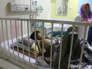 Kisah Pilu Afis, Anak Yatim yang Idap Kelainan Hati dan Gizi Buruk Kisah Pilu Afis, Anak Yatim yang Idap Kelainan Hati dan Gizi Buruk