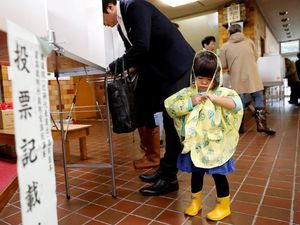 Jepang Dilanda Topan Lan di Hari Pemilihan Jepang Dilanda Topan Lan di Hari Pemilihan