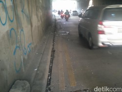 Truk Melintang di Underpass Kebayoran Lama Sudah Dievakuasi