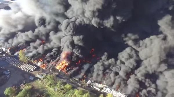 Asap Hitam di Virginia yang Bikin Peringatan Darurat Pernafasan