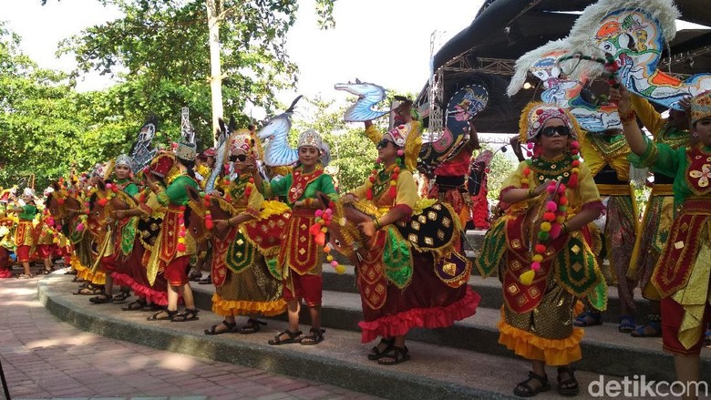 Penampilan Karya Tari Guruh Pukau Penonton FKKS Prigi