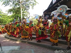 Penampilan Karya Tari Guruh Pukau Penonton FKKS Prigi