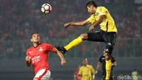 Sementara itu, Semen Padang masuk ke zona degradasi dengan raihan 29 angka.