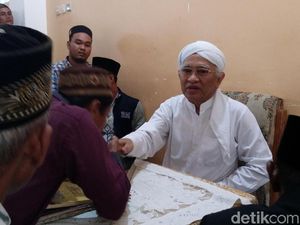 Gus Mus: Tantangan Menjadi Santri Saat Ini Jauh Lebih Makin Berat
