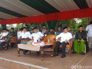 Mendagri-Menag Hadiri Apel Hari Santri Nasional di Tugu Proklamasi