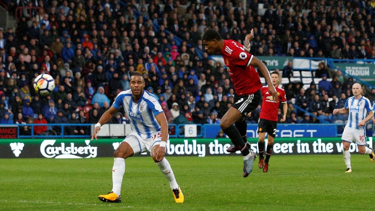 Huddersfield menghadapi MU yang sedang dalam momentum positif. (Foto: Ed Sykes/Action Images via Reuters)
