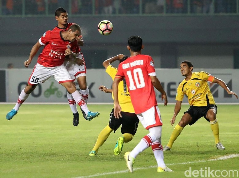 Dua Gol Bepe Bawa Persija Taklukkan Semen Padang