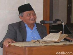 Mengenang KH Mahfudz Ridwan, Si Ular Kesayangan Warga Kedungombo