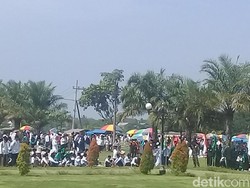 Bupati Beri Sambutan, Santri Tinggalkan Lokasi Cari Tempat Berteduh