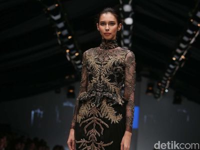 Foto: Melihat 11 Karya Desainer Kebanggaan Indonesia di JFW 2018