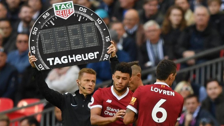 Klopp Dituding Kambinghitamkan Lovren Klopp Dituding Kambinghitamkan Lovren