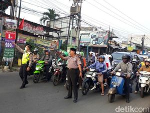 Berpeci, Cara Polisi di Depok Peringati Hari Santri