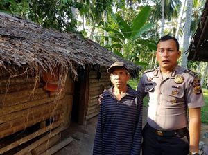 Kisah Polisi Aceh yang Rela Jual Motor Demi Bangun Rumah Kakek Tua Kisah Polisi Aceh yang Rela Jual Motor Demi Bangun Rumah Kakek Tua
