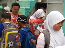 Tangis Anak SD Sukabumi Belajar Peduli Orang Terpinggirkan