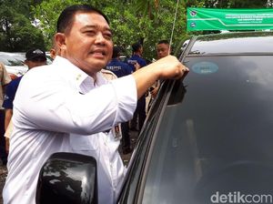 Begini Tampilan Stiker Taksi Online