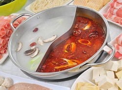 Petani Ini Habiskan Rp 4 Milyar Bikin Hot Pot yang Bisa Tiriskan Air Sendiri!