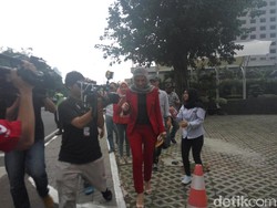 Usai Diperiksa KPK, Notaris Hilda Tak Mau Jawab soal Proyek e-KTP