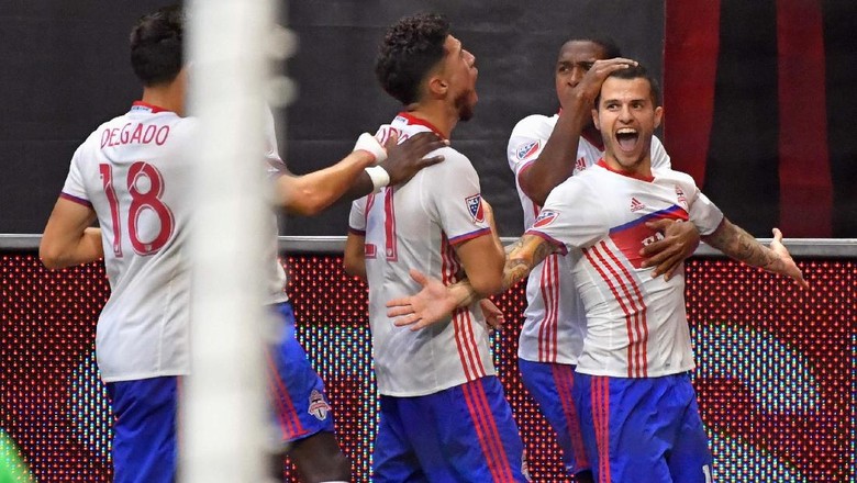 Giovinco Minum Bir di Lapangan, Juga Buat Gol Keren ke Gawang Lawan Giovinco Minum Bir di Lapangan, Juga Buat Gol Keren ke Gawang Lawan