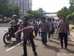 Sejumlah Zombie Long March di Ibu Kota