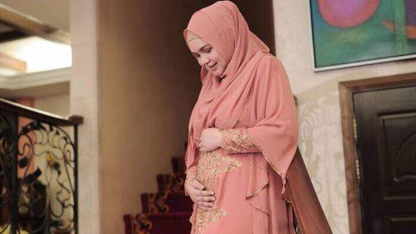 Foto: Cantiknya Siti Nurhaliza Saat Hamil Anak Pertama Setelah 11 Tahun Nikah