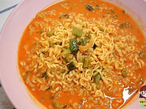 Tambahkan Bahan Rahasia Ini Agar Rasa Ramen Instan 100 Kali Lebih Enak!