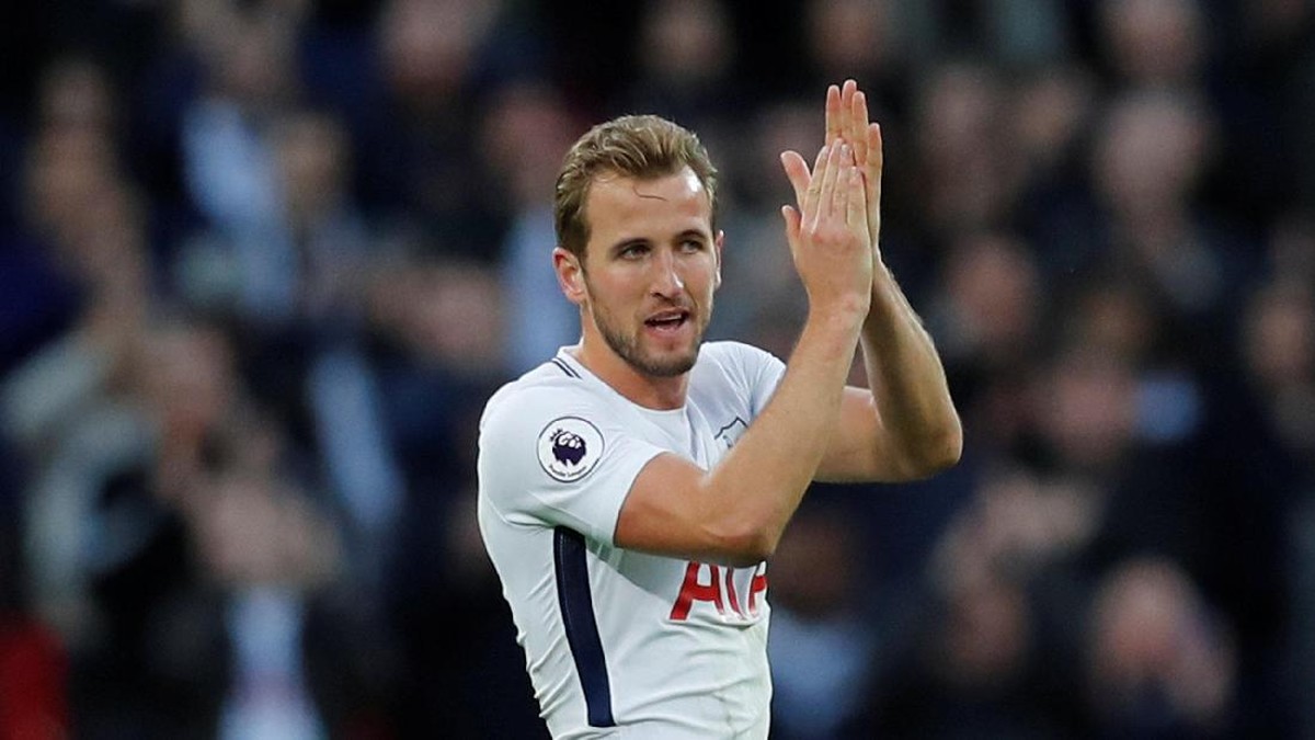 Harry Kane bikin dua gol ke gawang Liverpool (Eddie Keogh/Reuters)