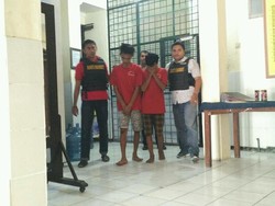 Dua Penjambret ini Tertangkap Setelah Korban Berteriak