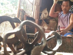 Gasing Tarik Berbahan Limbah dari Cirebon yang Tak Terkikis Zaman