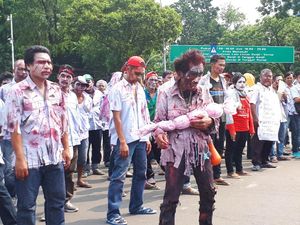 Potret Zombie Menyerbu Istana Merdeka