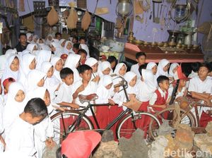 Ceria Siswa SD Jelajah Museum Barang Antik Polisi Bandung Ceria Siswa SD Jelajah Museum Barang Antik Polisi Bandung