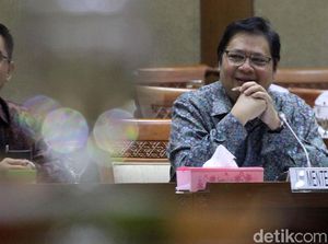 Didorong Gantikan Novanto, Airlangga: Tergantung Daerah dan Bapak