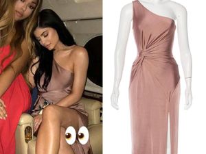 Kylie Jenner Jual Gaun Prom, Buka Harga Rp 9 Jutaan Kylie Jenner Jual Gaun Prom, Buka Harga Rp 9 Jutaan