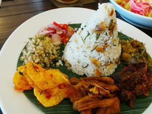 5 Tempat Ini Punya Nasi Harum dengan Tambahan Daun Jeruk hingga Kecombrang 5 Tempat Ini Punya Nasi Harum dengan Tambahan Daun Jeruk hingga Kecombrang